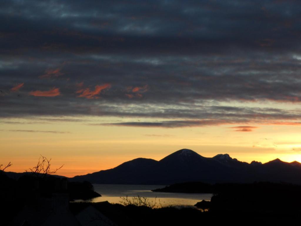 Creag Dubh Bed & Breakfast Kyle of Lochalsh Buitenkant foto